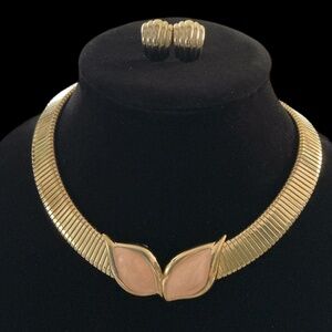 Vintage Monet Goldtone Choker Necklace & Clip-On Earrings Set – Peach Enamel